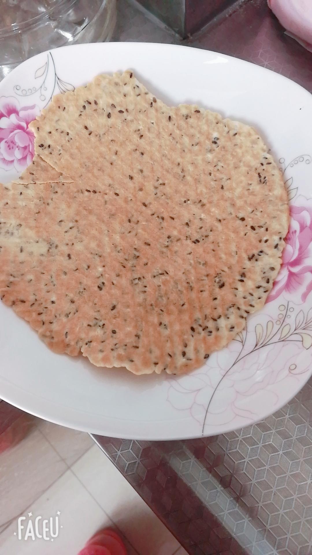 鸡蛋芝麻煎饼的做法