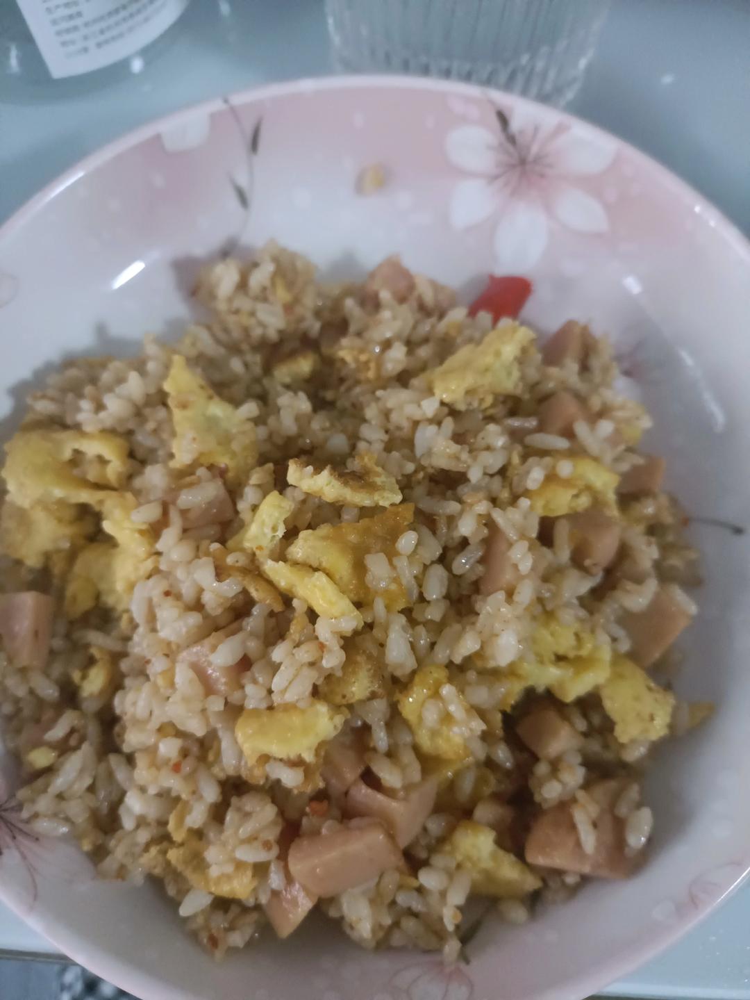 色香味俱全❗️❗️❗️好恰的火腿肠蛋炒饭