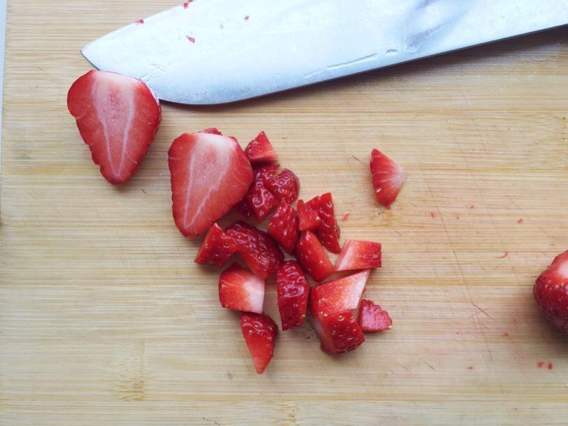 超简单双层草莓果冻🍓的做法 步骤9