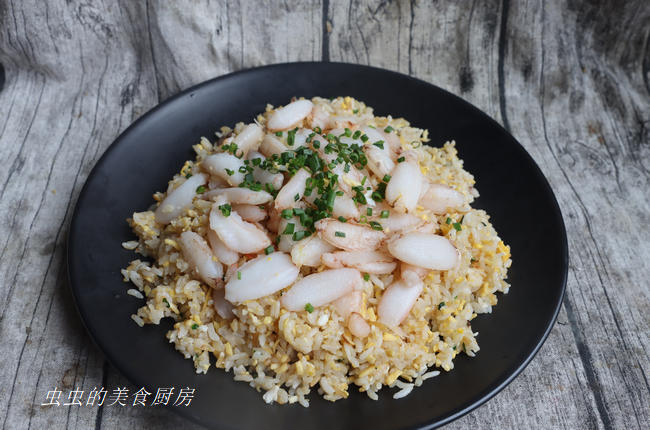 蟹腿肉香葱蛋炒饭的做法