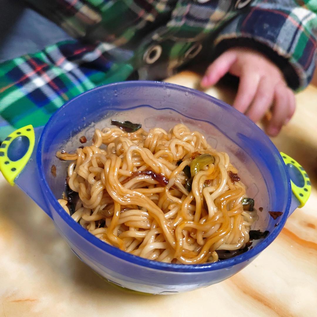 10分钟搞定的一碗葱油拌面