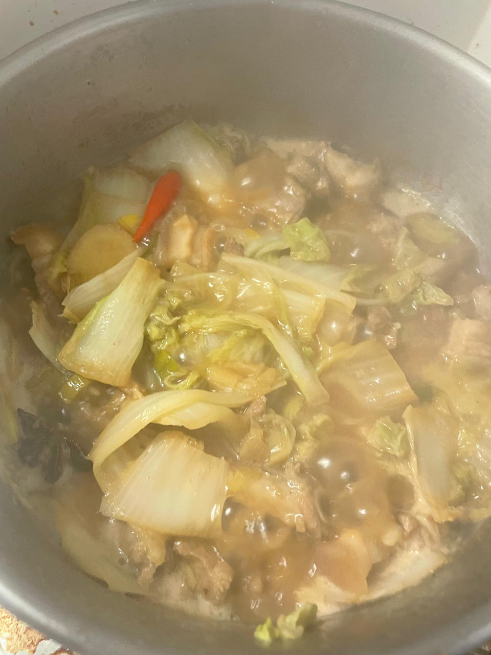 很香的白菜炖五花肉