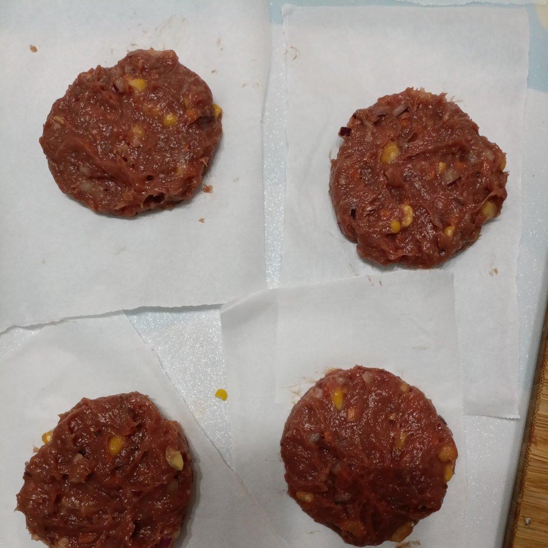 买3斤新鲜牛肉在家自制儿童牛肉饼，营养丰富，鲜嫩多汁