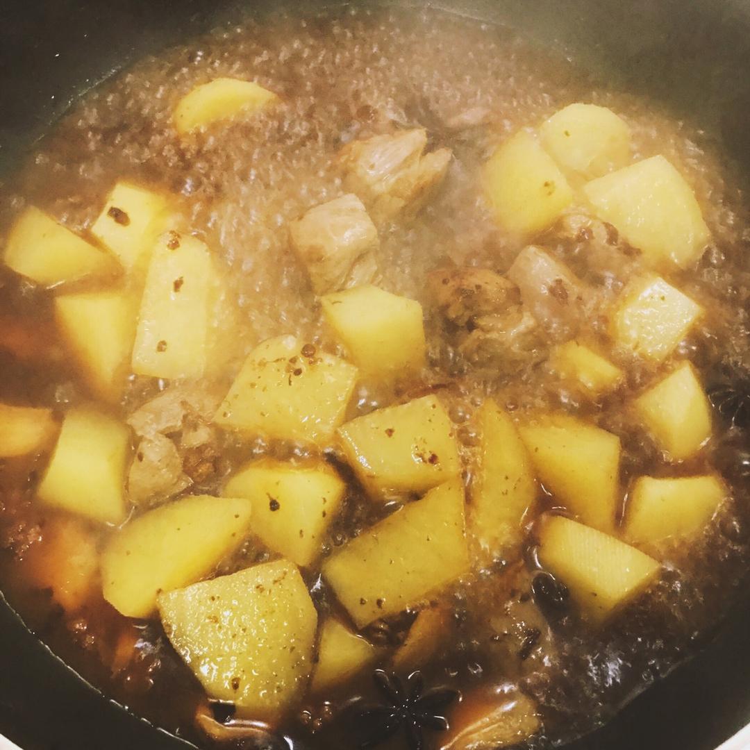土豆烧排骨