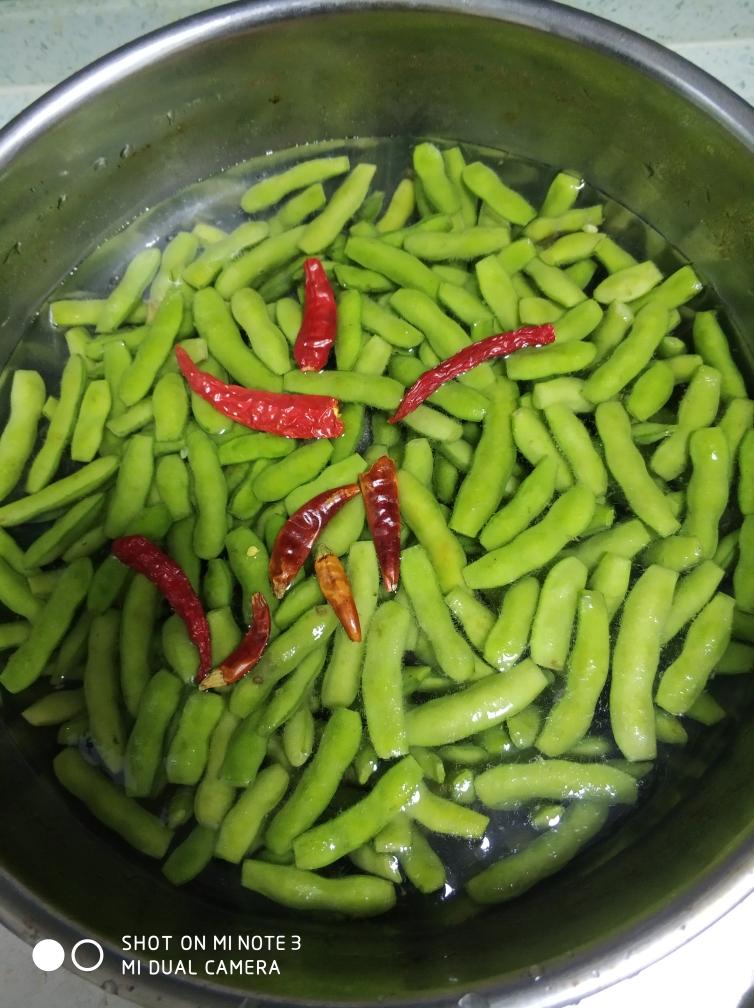 只是煮毛豆