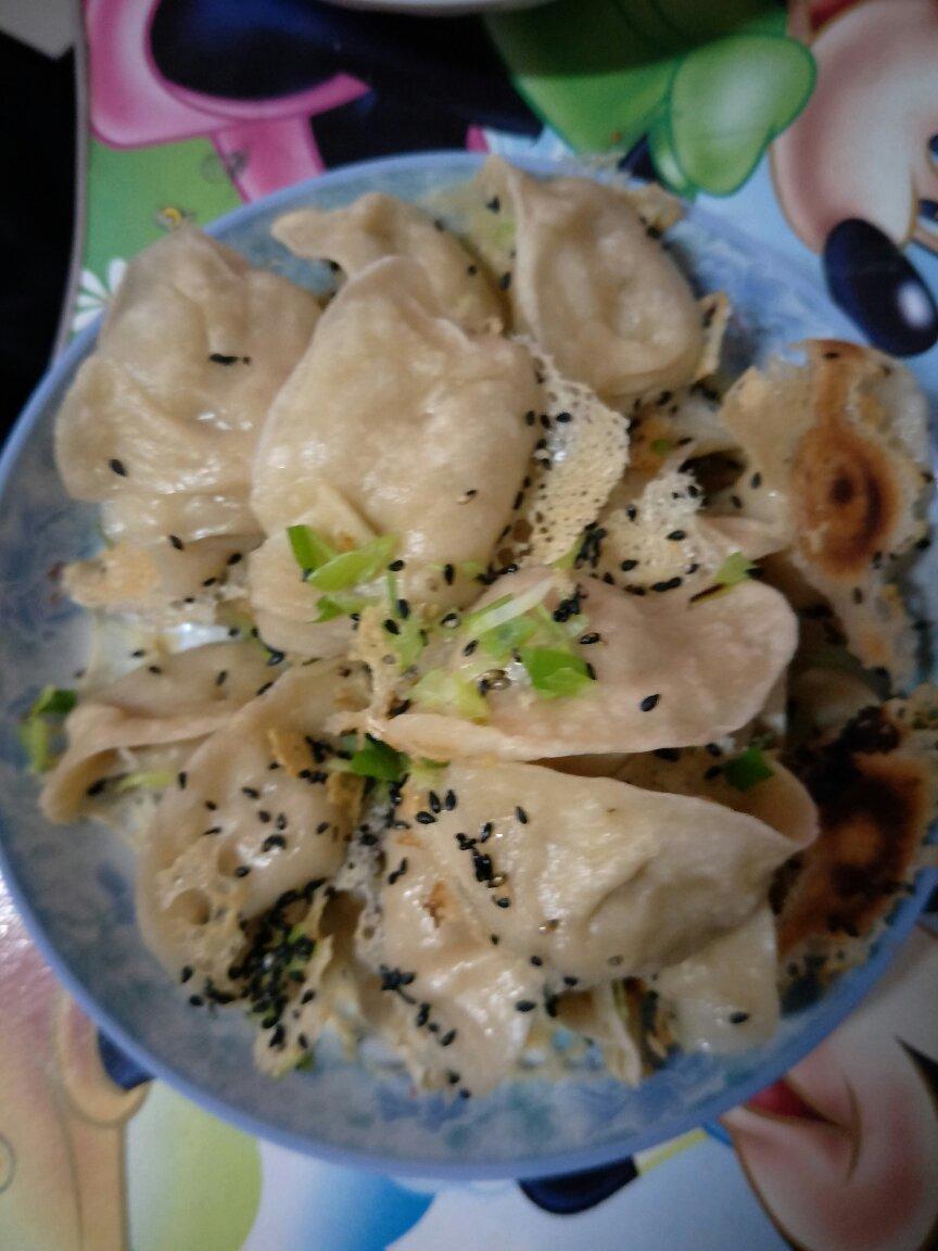 早餐来一锅香脆的生煎饺子