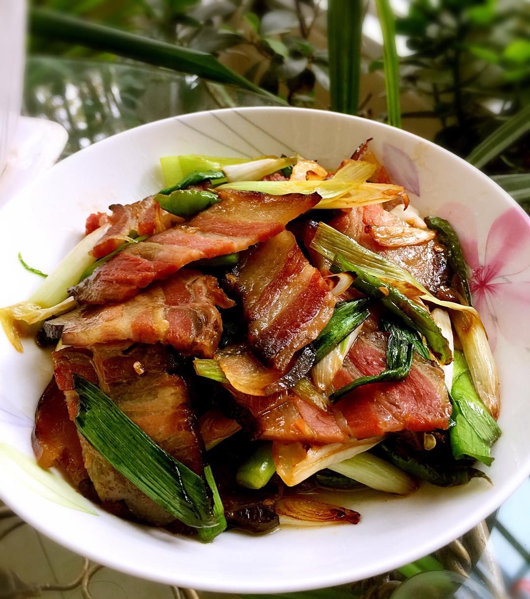 蒜苗炒腊肉的做法