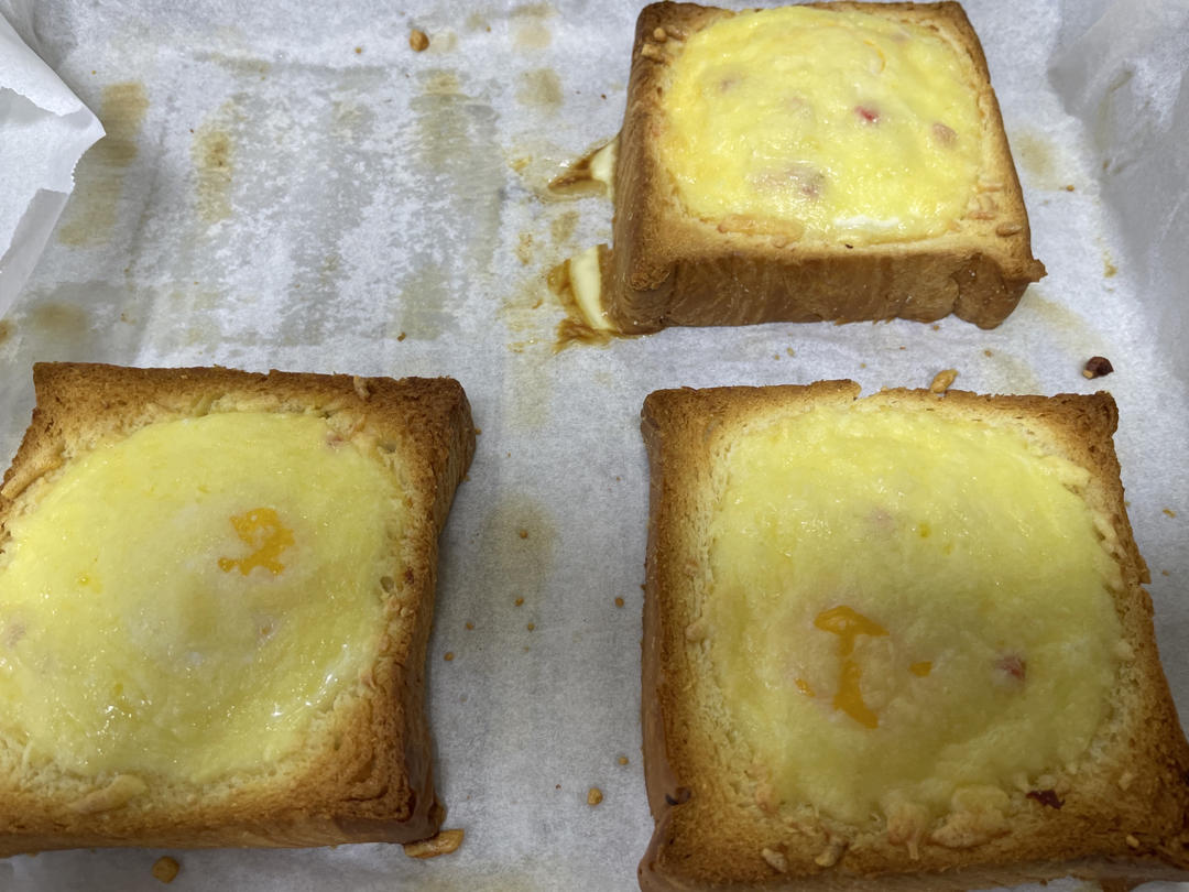 鱼儿泡泡11做的拉丝芝士面包片