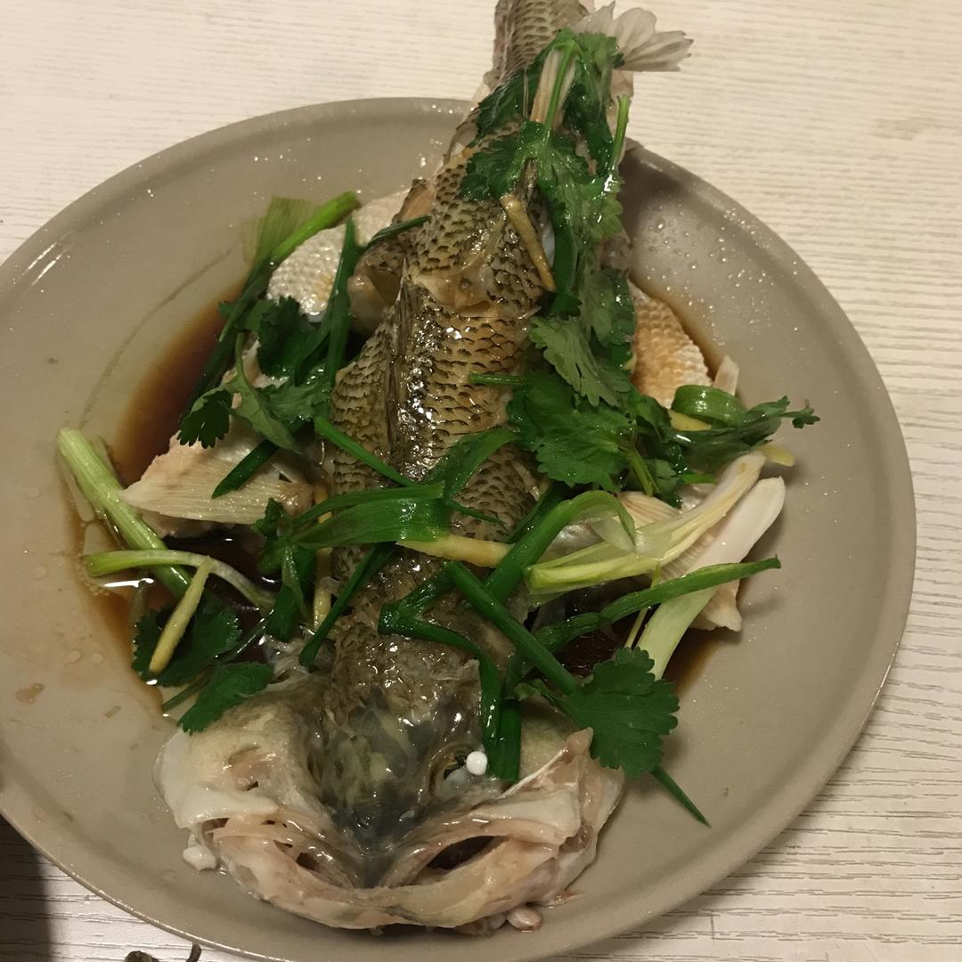 蒸鲈鱼
