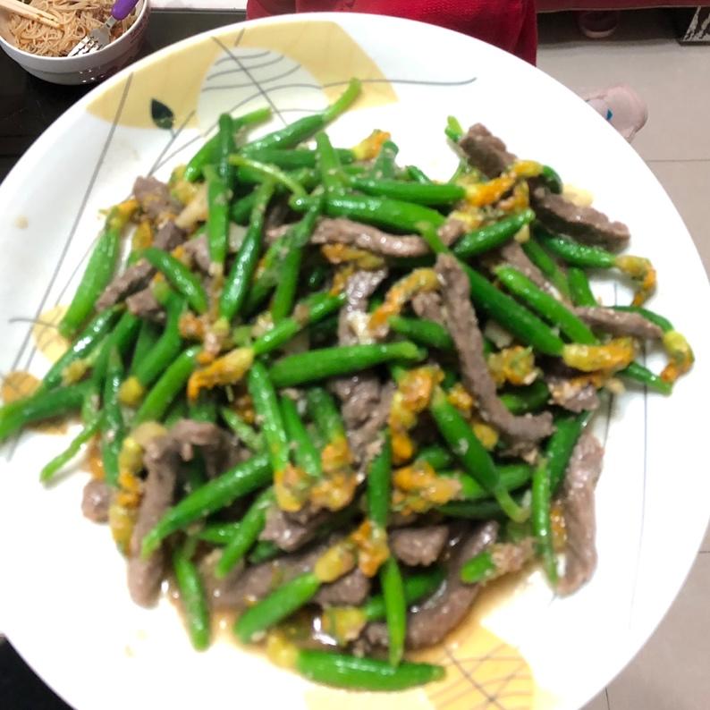 牛肉炒黄瓜花