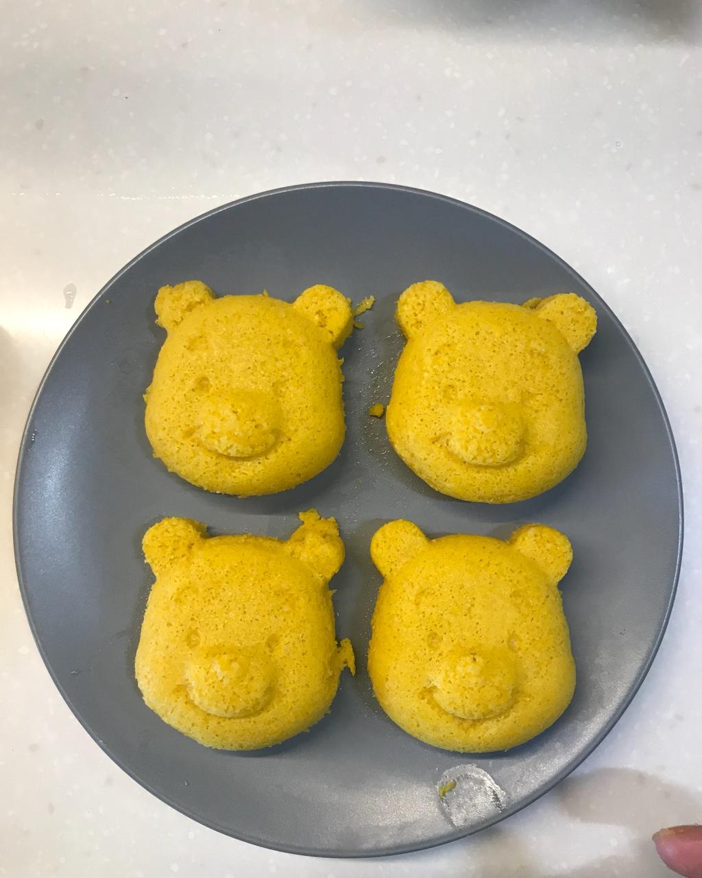 粲晨妈咪做的南瓜小熊米糕(宝宝辅食)