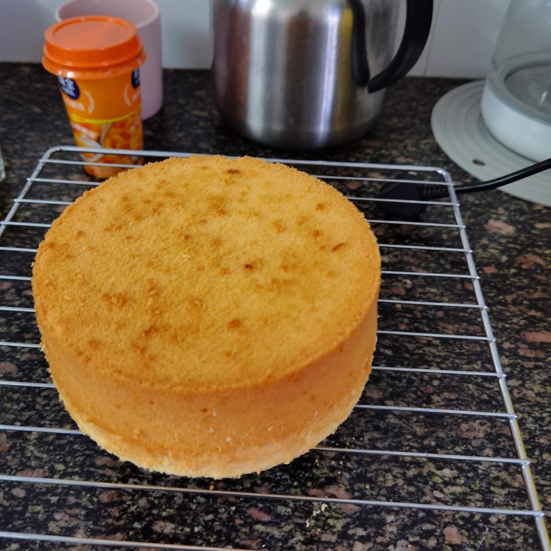 6寸基础版戚风蛋糕胚（附上我做的黄金果生日蛋糕）