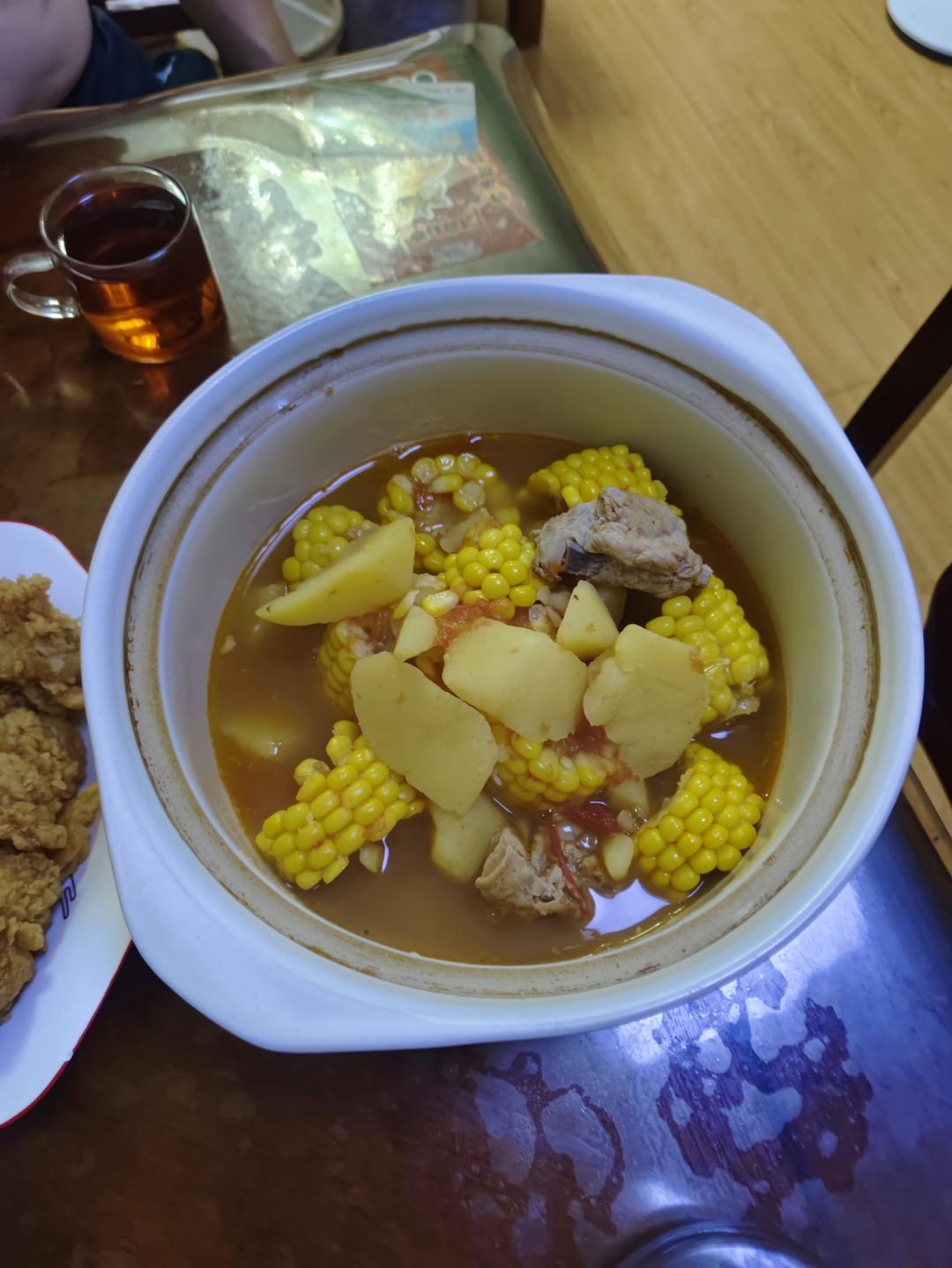 番茄玉米排骨汤