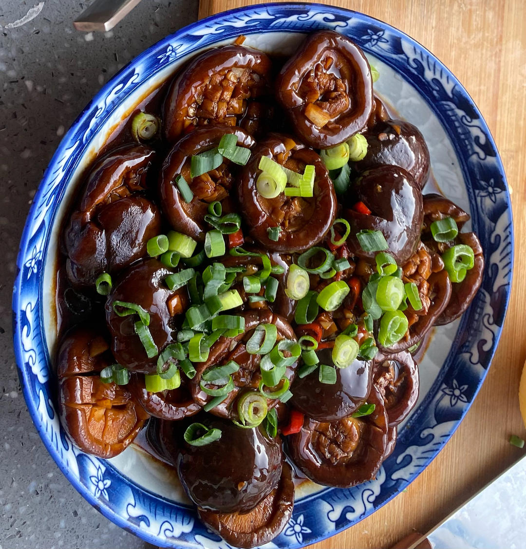 超级下饭的素鲍鱼～酱汁香菇，比肉还好吃