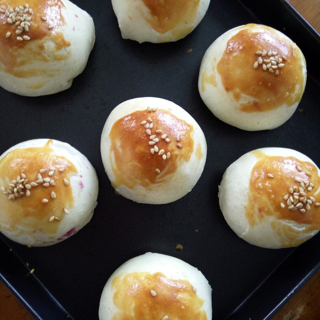 蛋黄酥 Danhuangsu