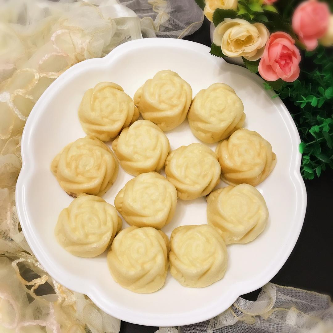视频菜谱-松软花朵纸杯面包（厨师机版）