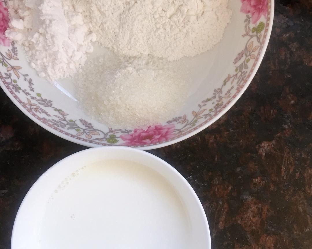 纯奶手撕吐司的做法 步骤1