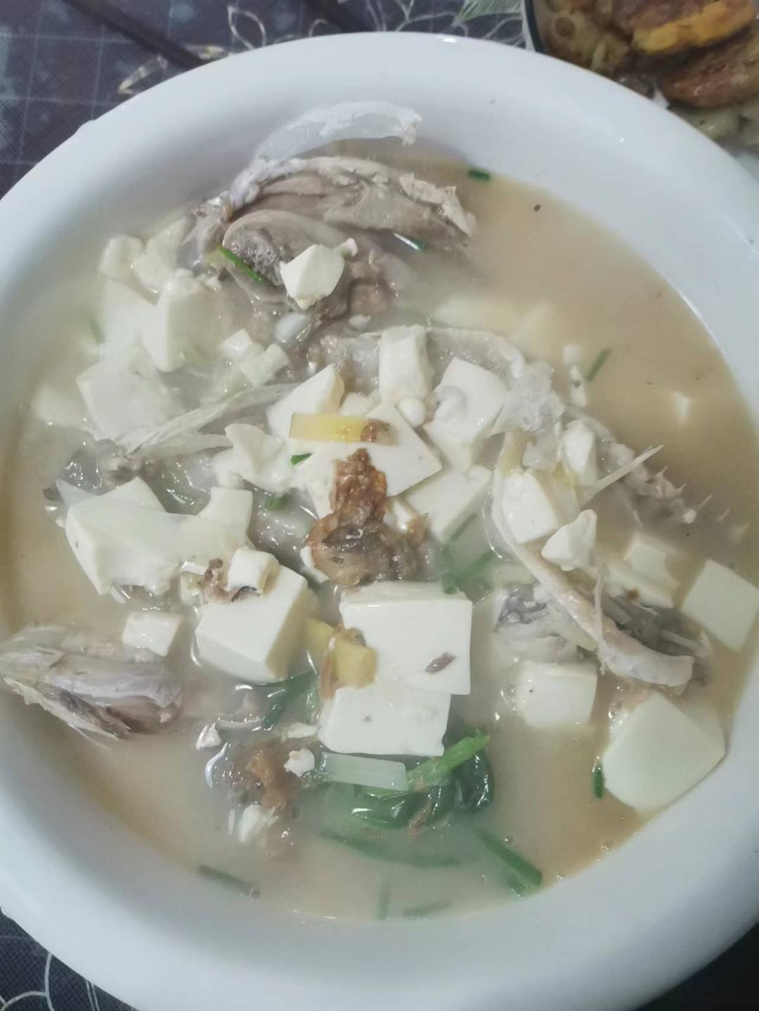 鱼头豆腐汤