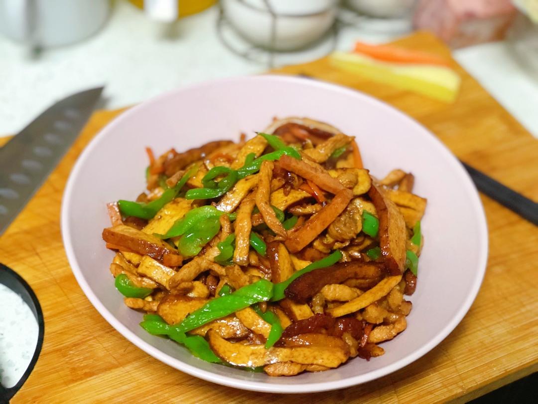 青椒香干炒肉丝
