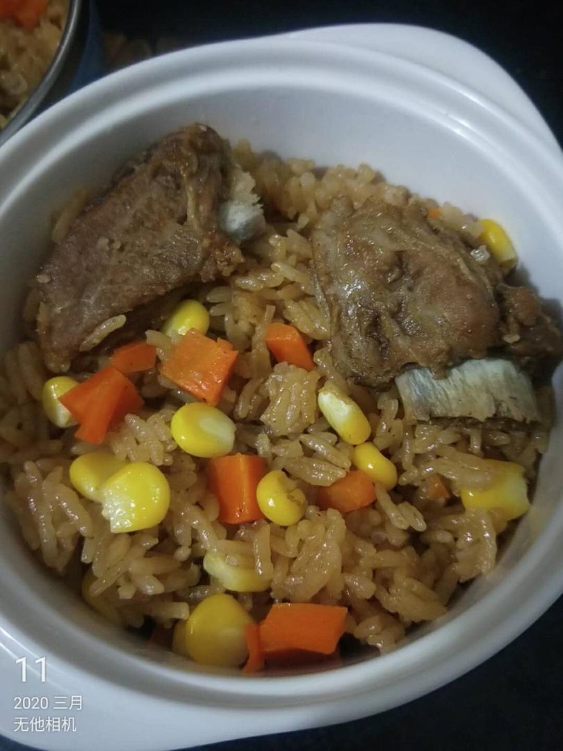 【排骨焖饭】