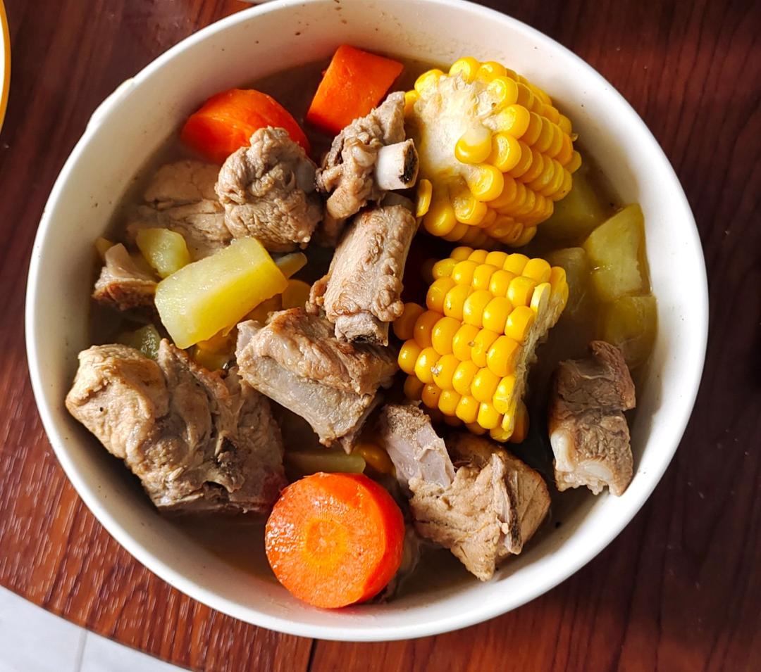 滋补养生 —— 玉米胡萝卜清炖排骨汤99