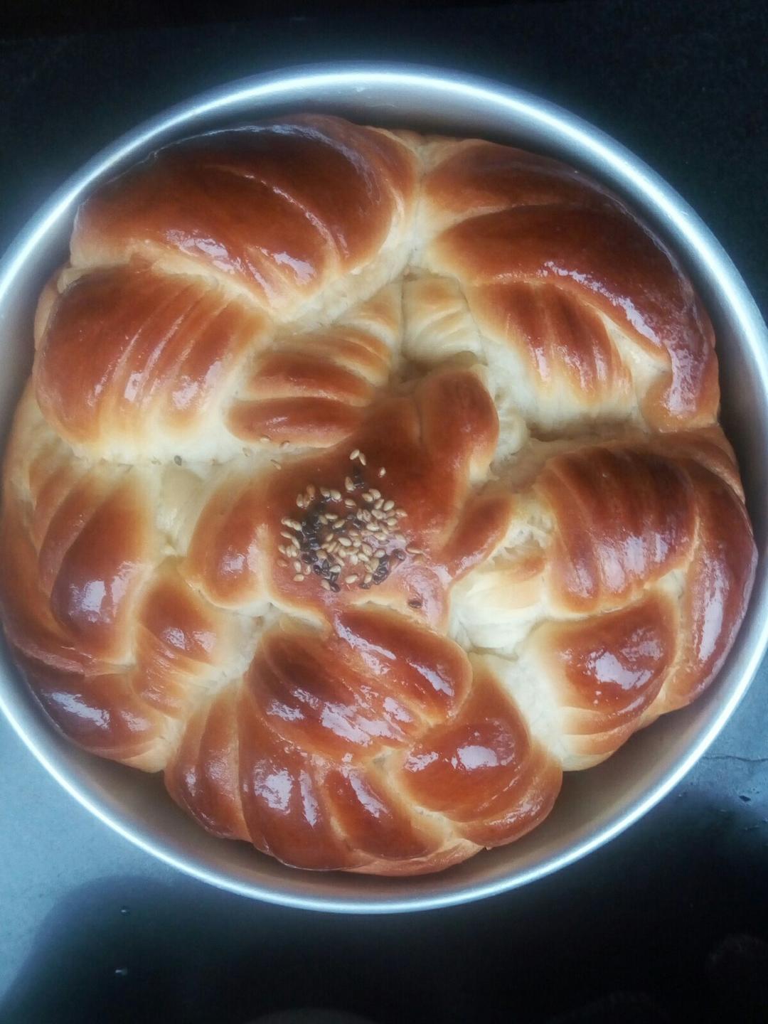 辫子花手撕面包