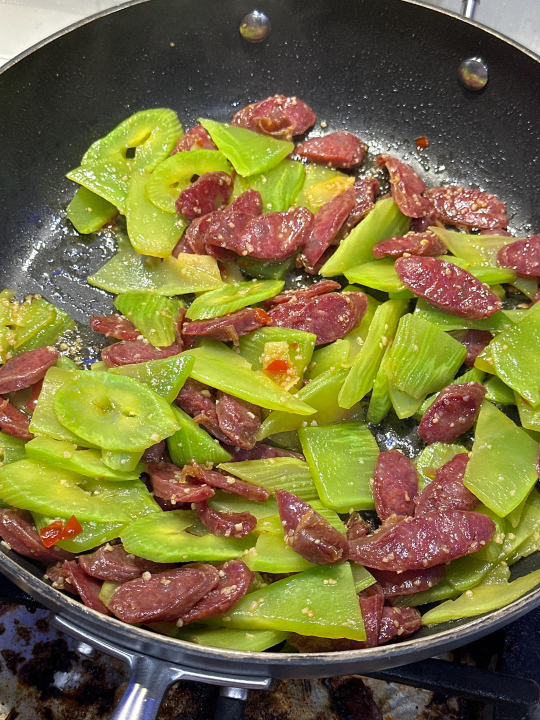 莴笋炒腊肠