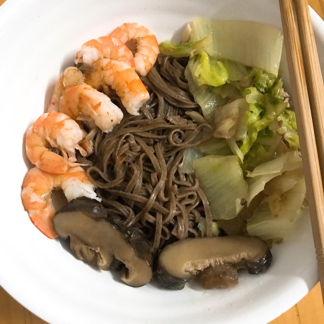 减脂餐❗️酸汤虾仁荞麦面