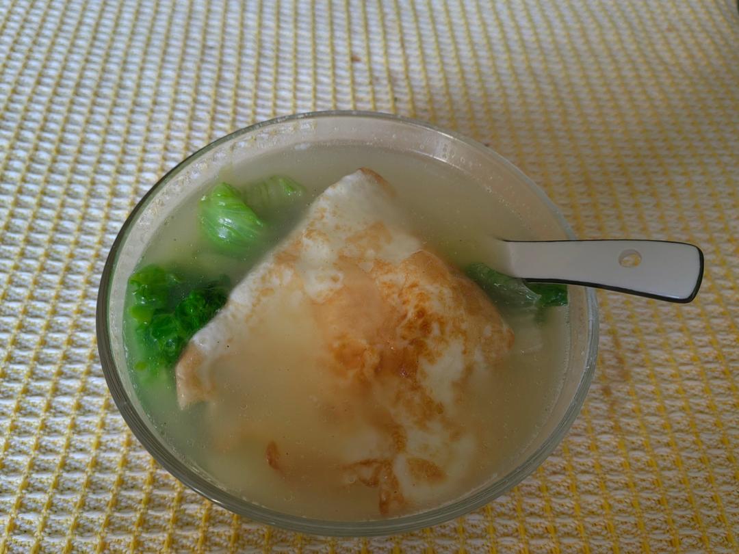 煎蛋生菜汤