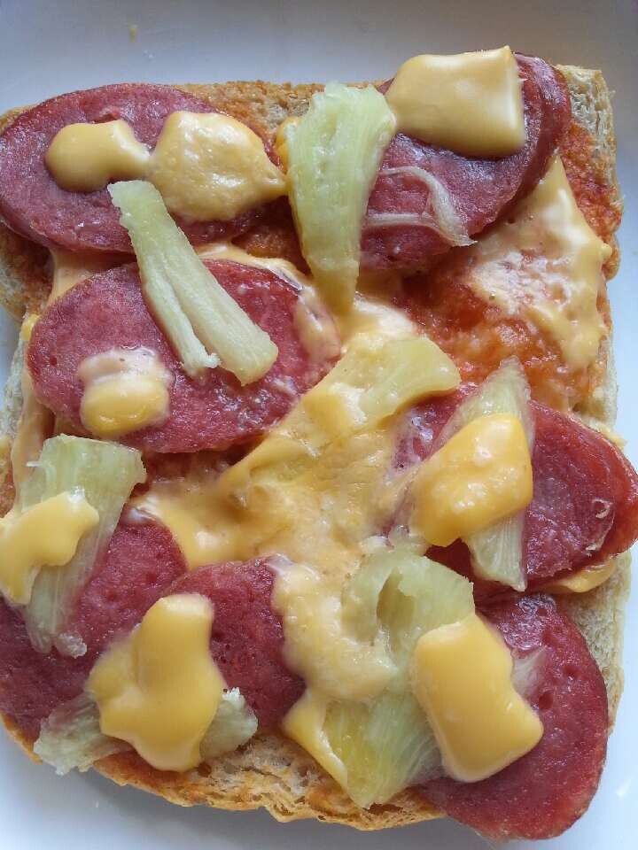 菠萝香肠吐司披萨(平底锅版)