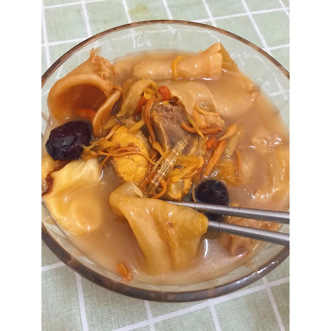 【小森妈妈菜谱】花胶虫草花鱼翅汤