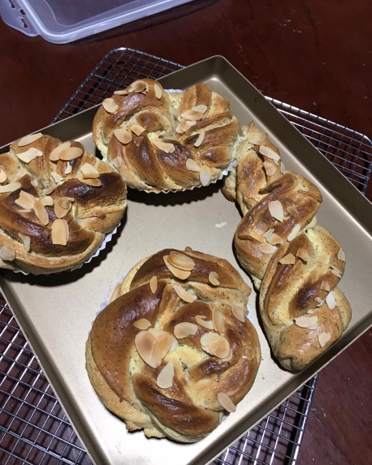红茶奶酥面包
