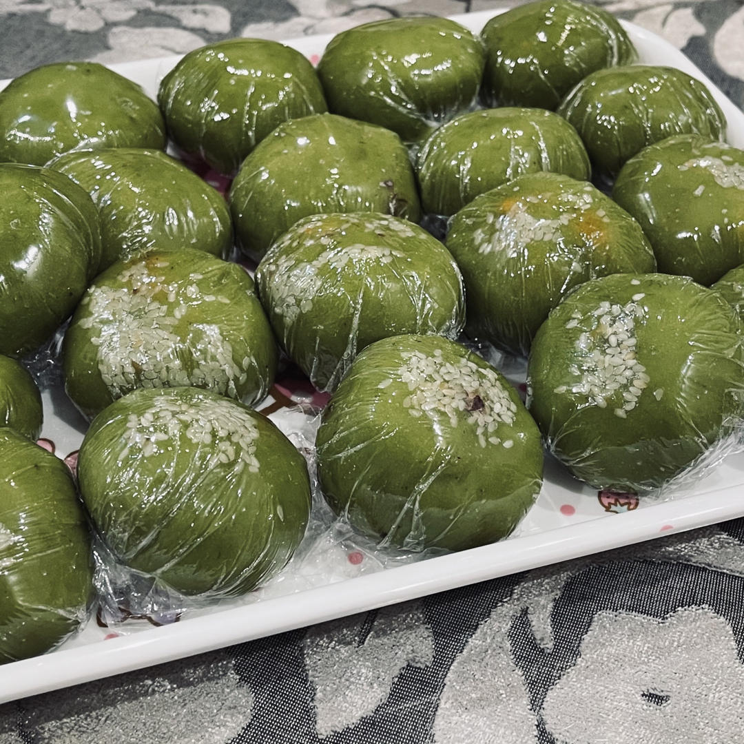 清明必吃的艾草青团