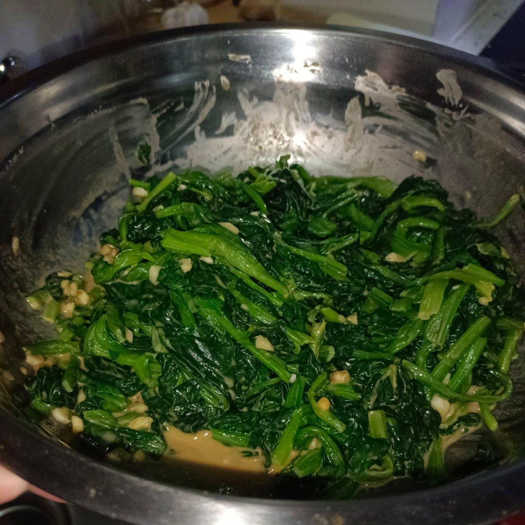 老少都爱吃的麻酱拌菠菜