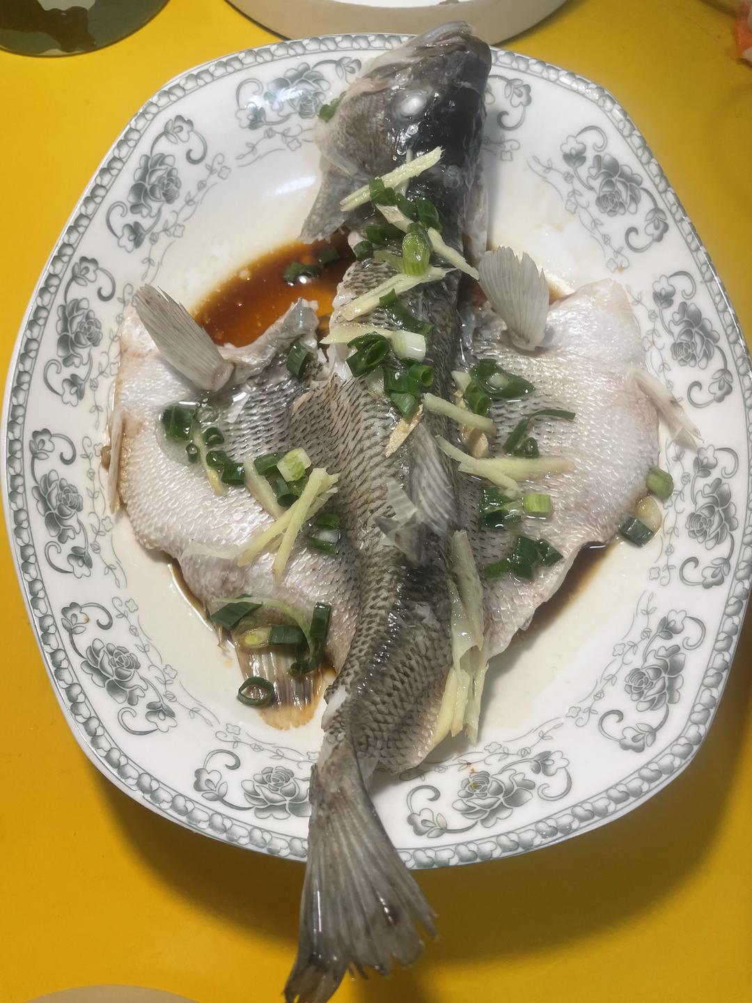 10分钟做 清蒸鲈鱼 （附切鱼图解）