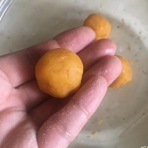晶沙蛋黄酥（低糖低胆固醇）的做法 步骤3
