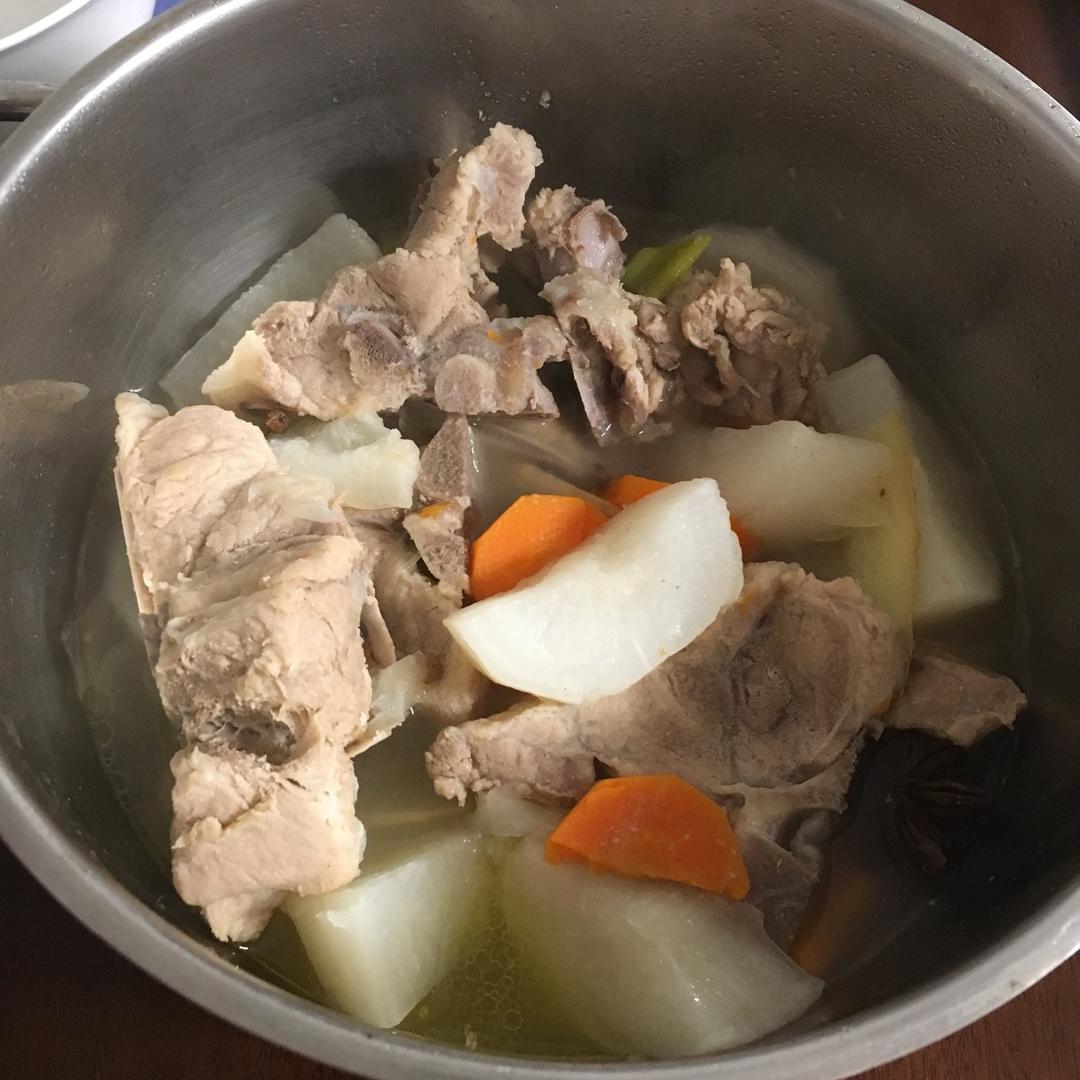白萝卜脊骨汤