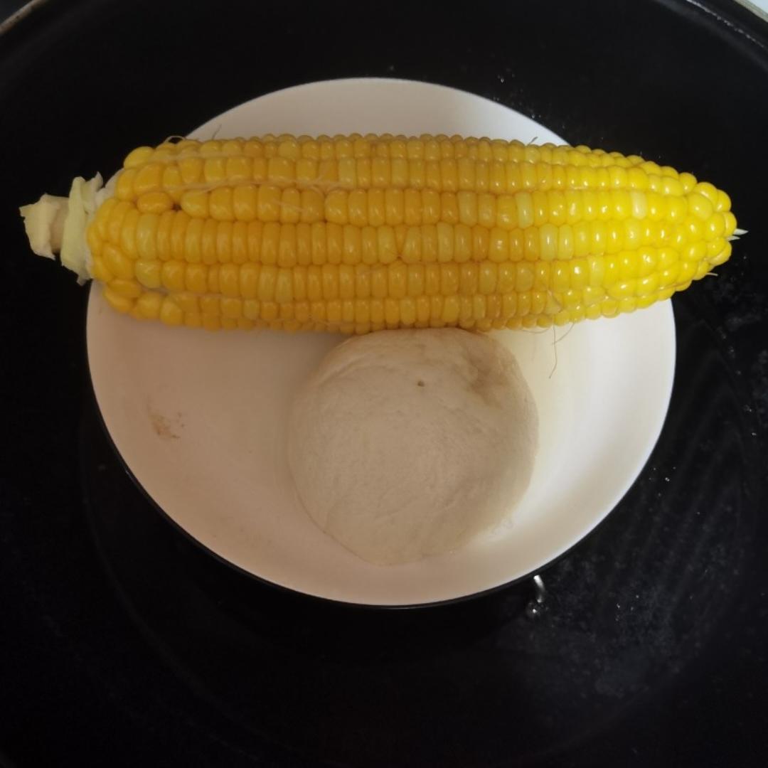 隔水蒸玉米方法