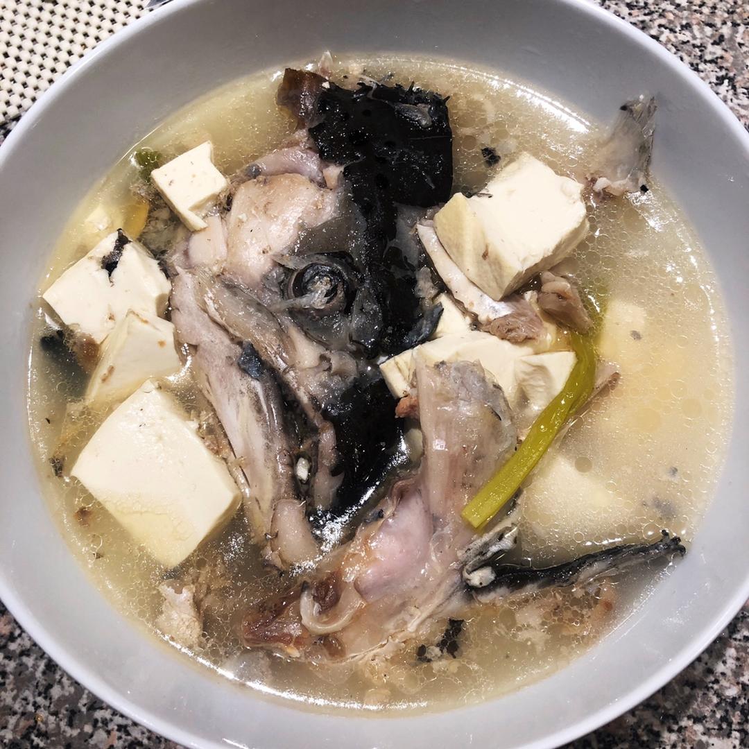三文鱼头豆腐汤