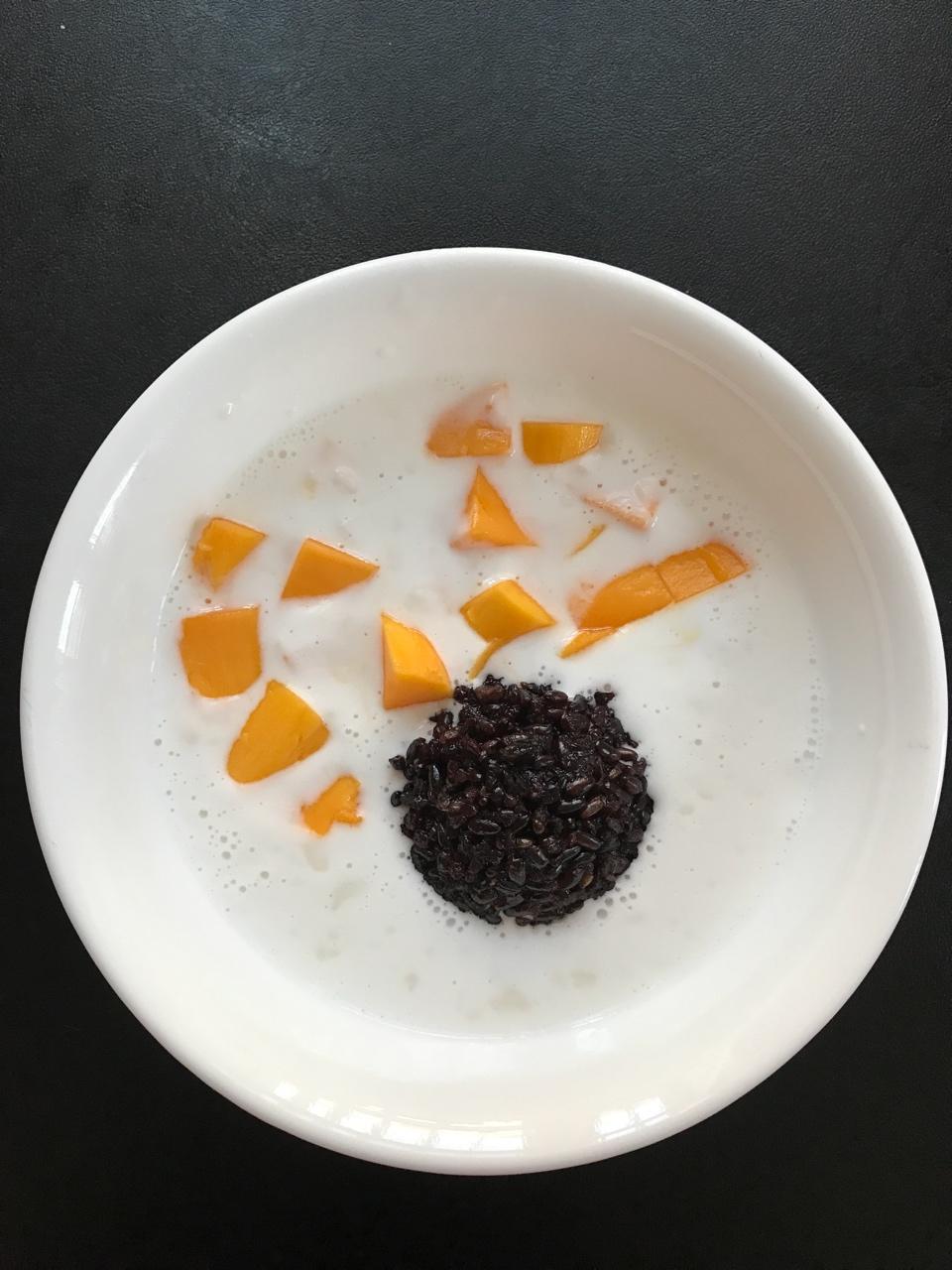 芒果黑米捞