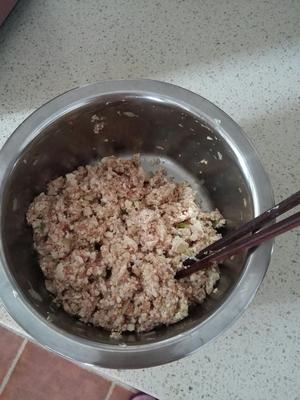 豆腐肉丸子的做法 步骤2