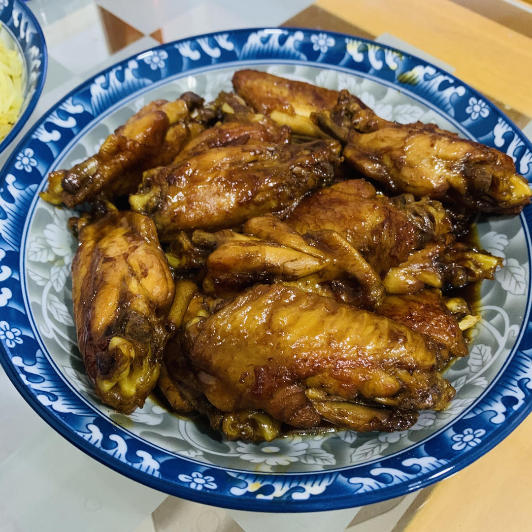 厨师长教你：“可乐鸡翅”的家常做法，味道鲜嫩可口，先收藏起来