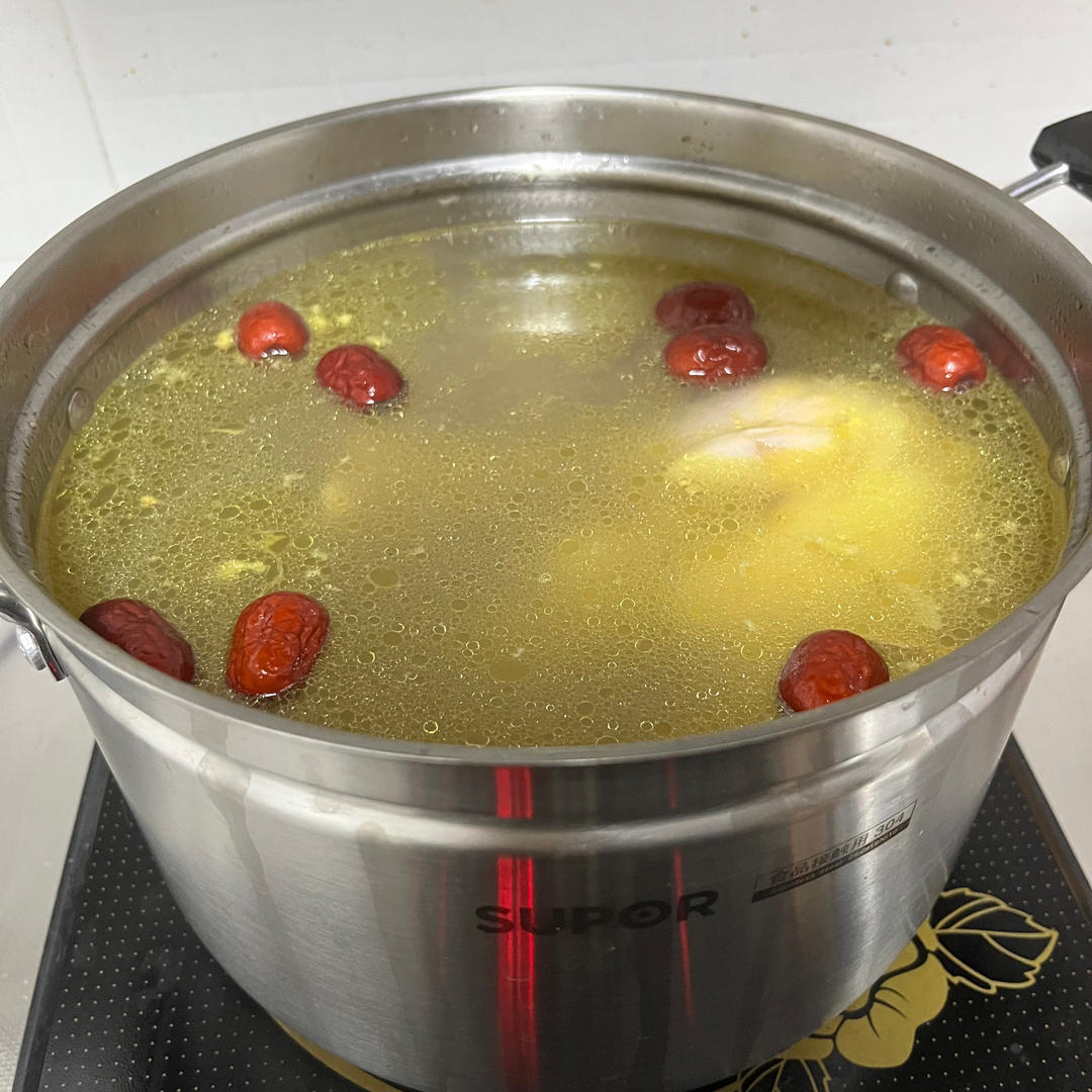 奶奶教的鲜香肥美香菇炖鸡汤