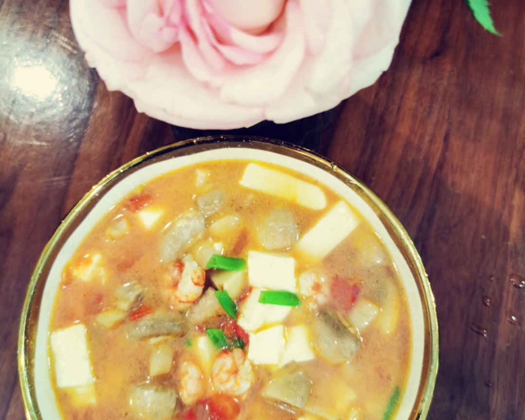 【白蘑虾仁豆腐汤】只需加点盐的鲜汤的做法