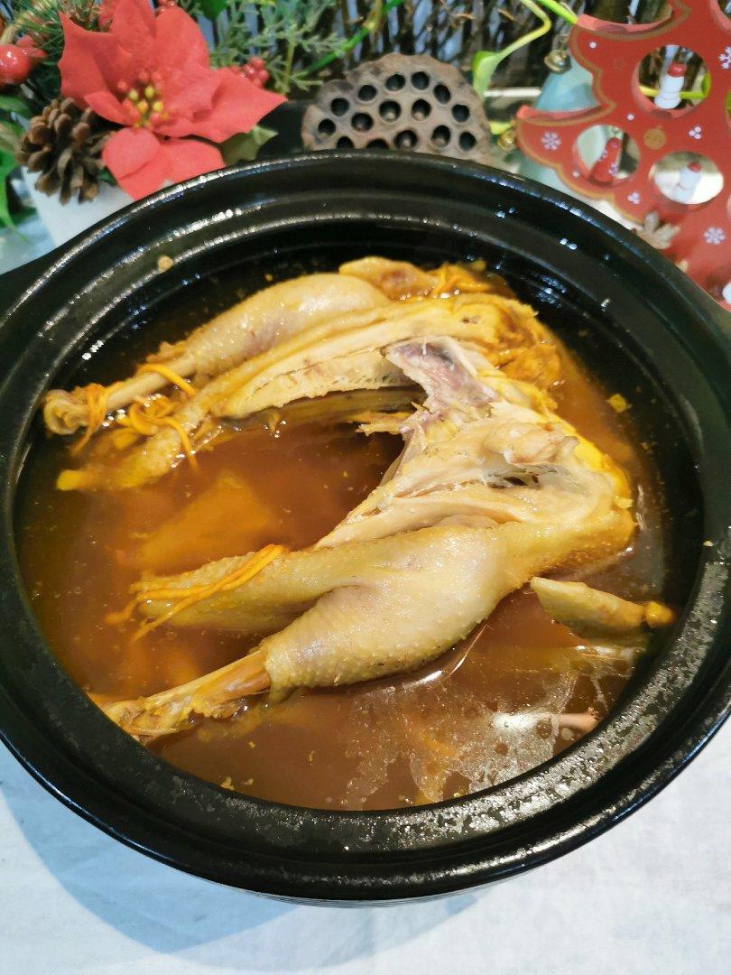 鲜得掉眉毛的石斛鸡汤煲