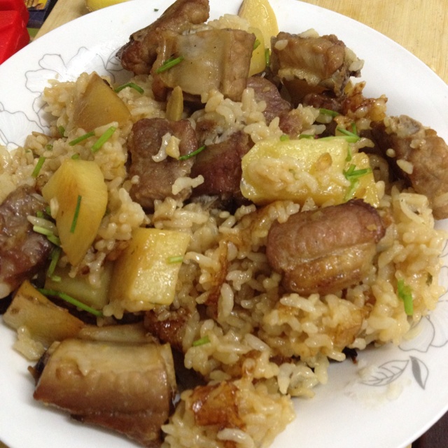 喷香排骨焖饭（爆好吃）