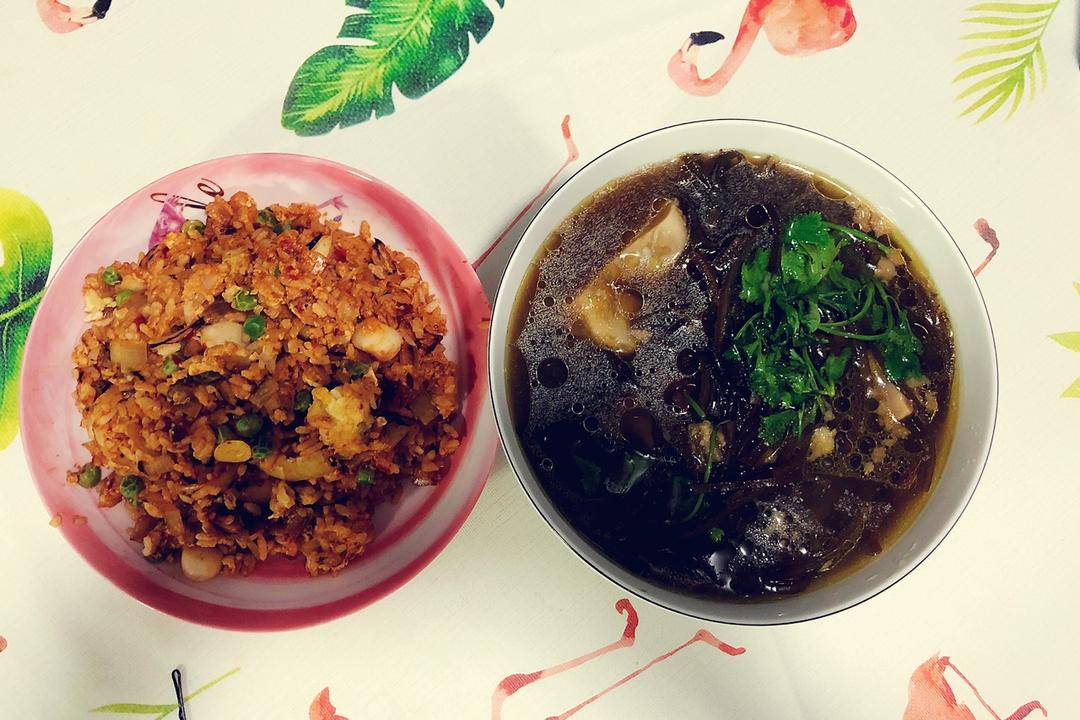 蒜香海鲜炒饭