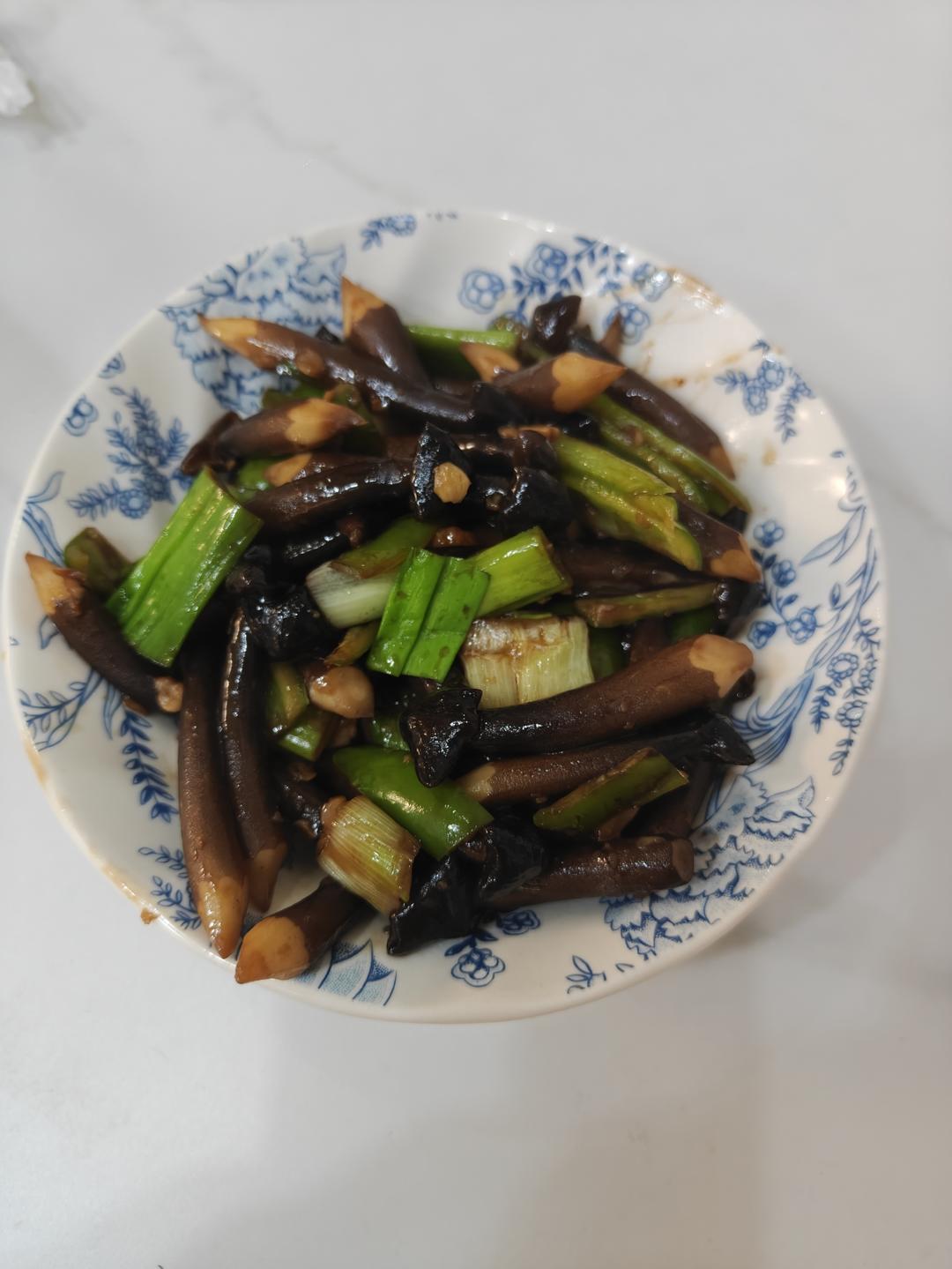 清炒黑皮鸡枞菌
