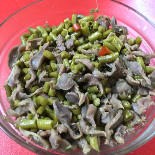 琬静做的酸豆角炒鸡胗