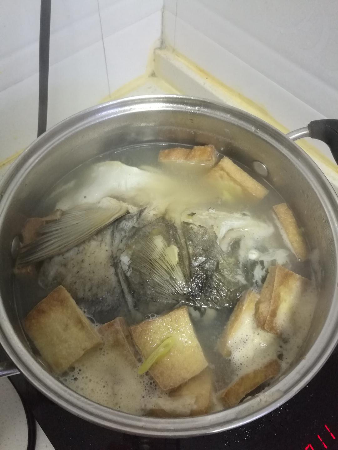 鱼头豆腐汤